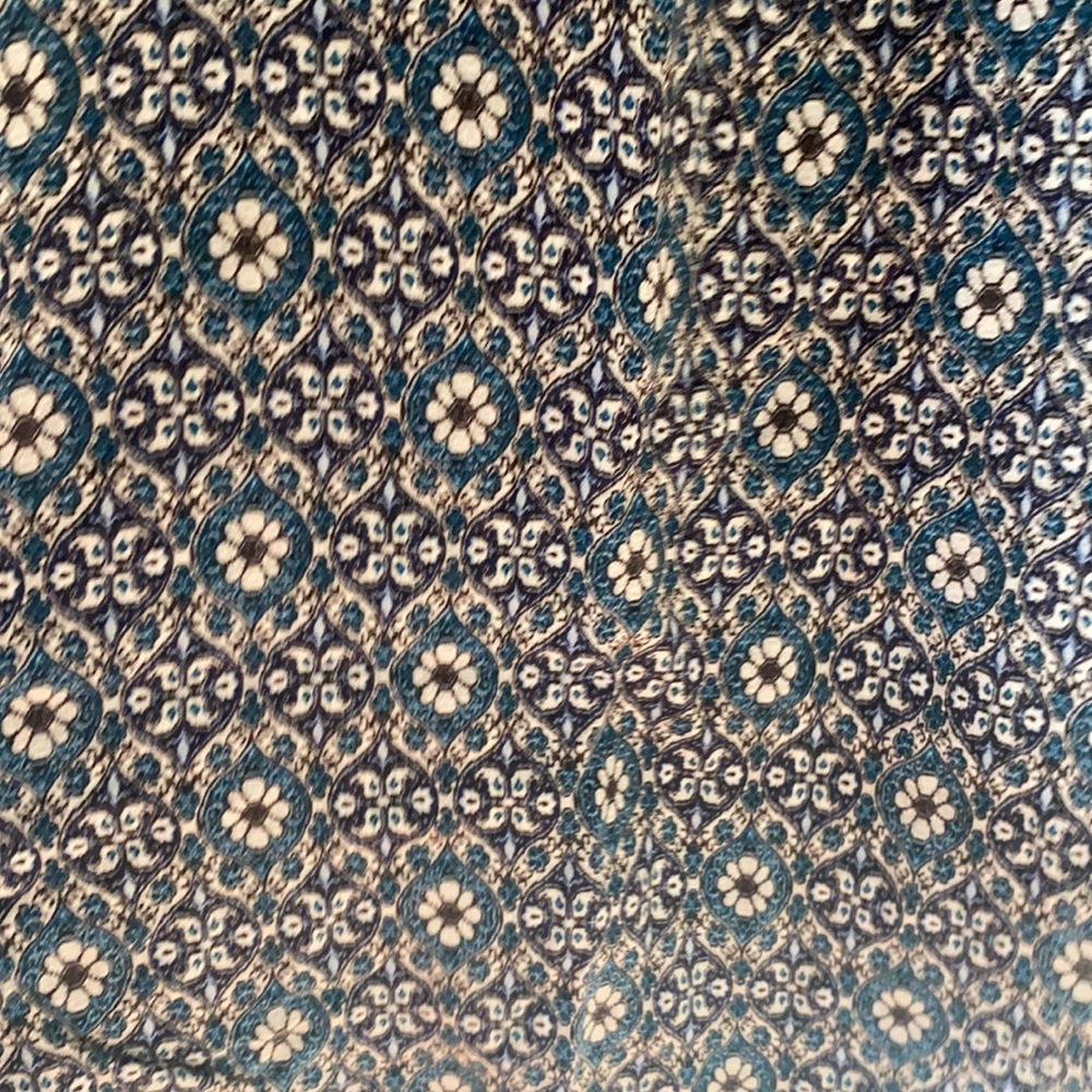 Beautiful tunic top - Picture 2 of 6
